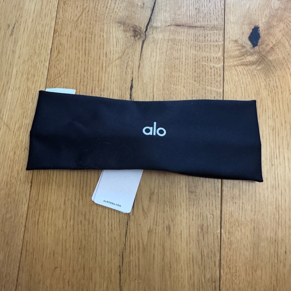 Alo Black Headband